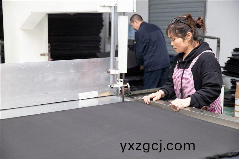 CR減震(zhen)保溫條(tiao)